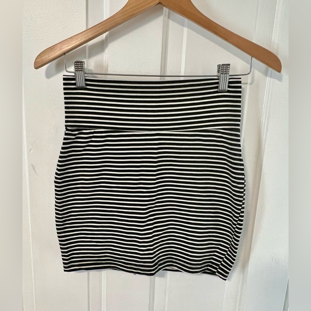 Black & White Stretch Mini Skirt